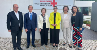 Ministra da Justiça fortalece laços com a comunidade durante visita à Cruz Vermelha da Costa do Estoril